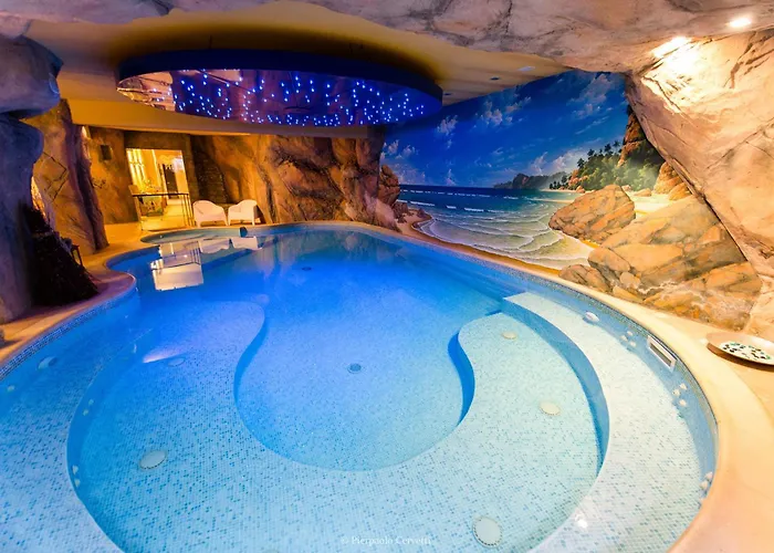 Paradise Hotel & Wellness